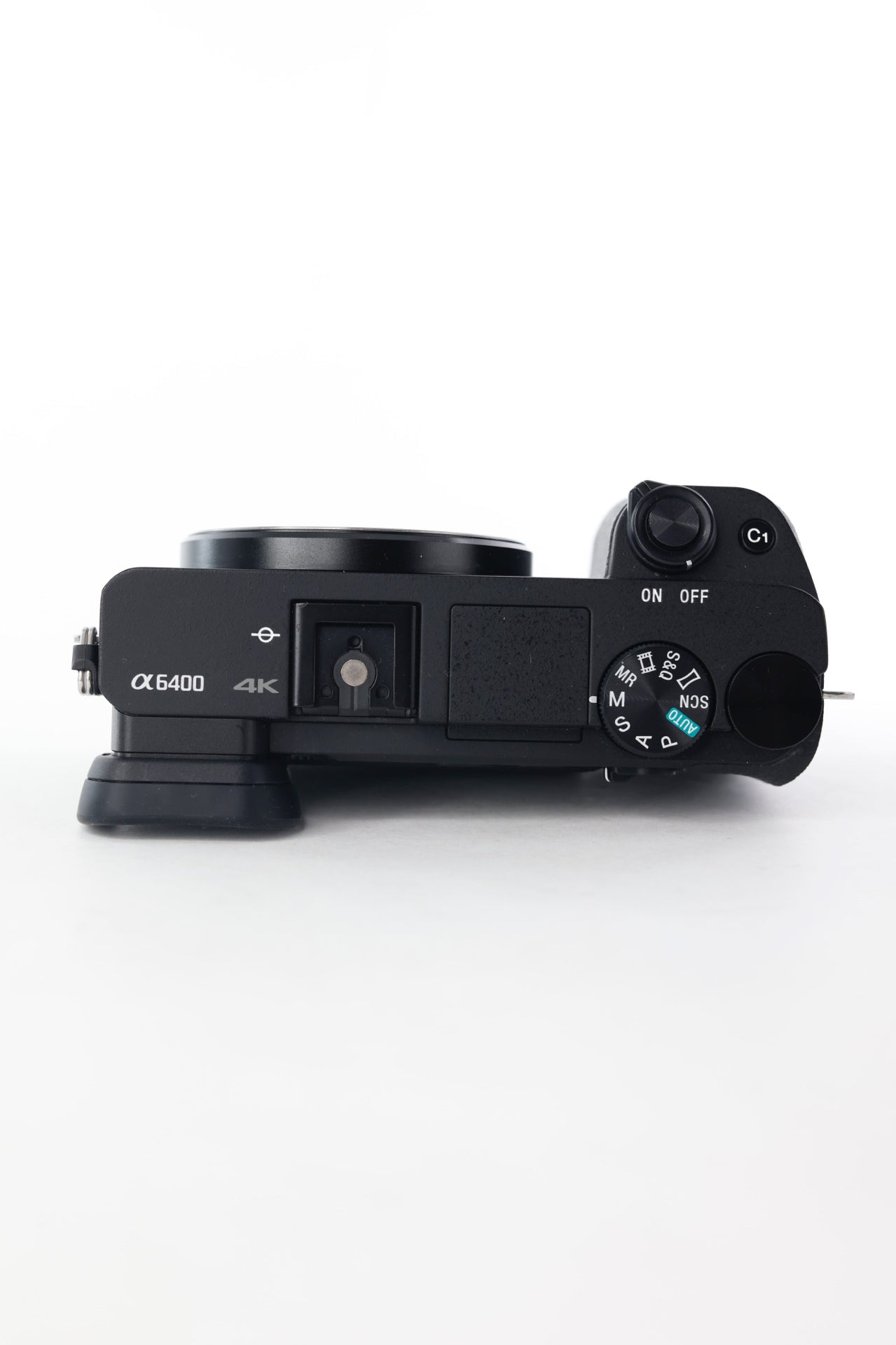 Sony A6400M/3378045, E 18-135mm F/3.5-5.6 OSS Lens + SmallRig Cage 2310, Black, Used