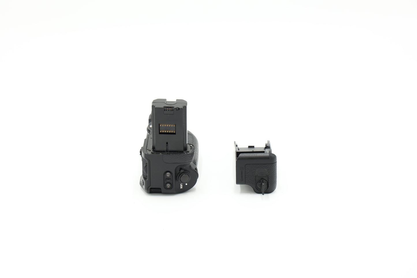 Sony VGC3EM/3345268 Vertical Grip F/ILCE9+A7R Mark III, Used (For Parts)