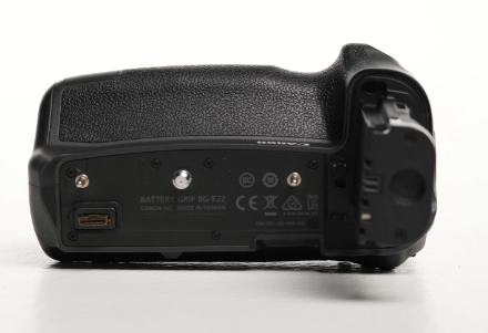 Canon BGE22/NA Battery Grip F/EOS R, Used