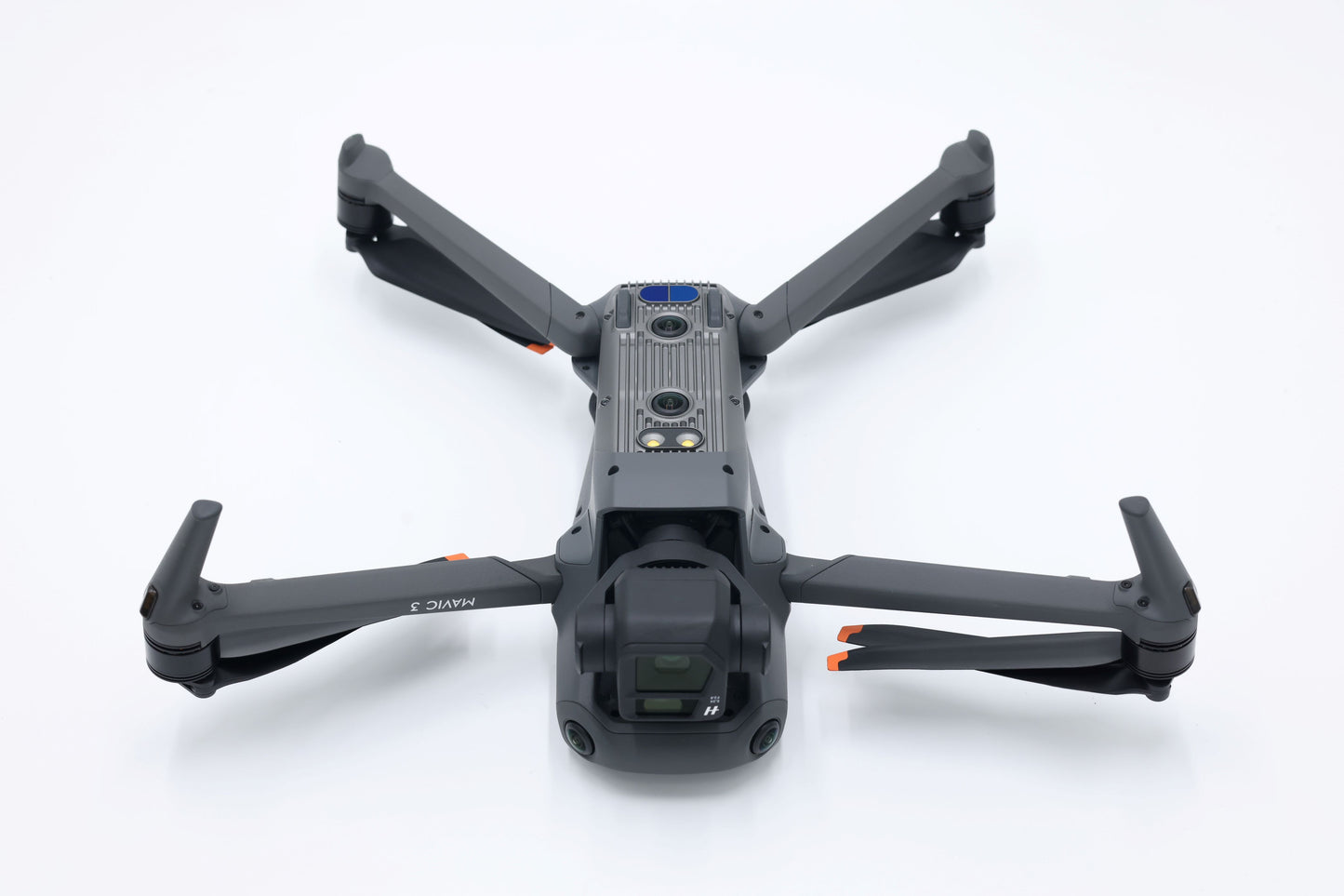 DJI MAVIC3FMC/E0448 Mavic 3 Fly More Combo w/RC Remote, Used