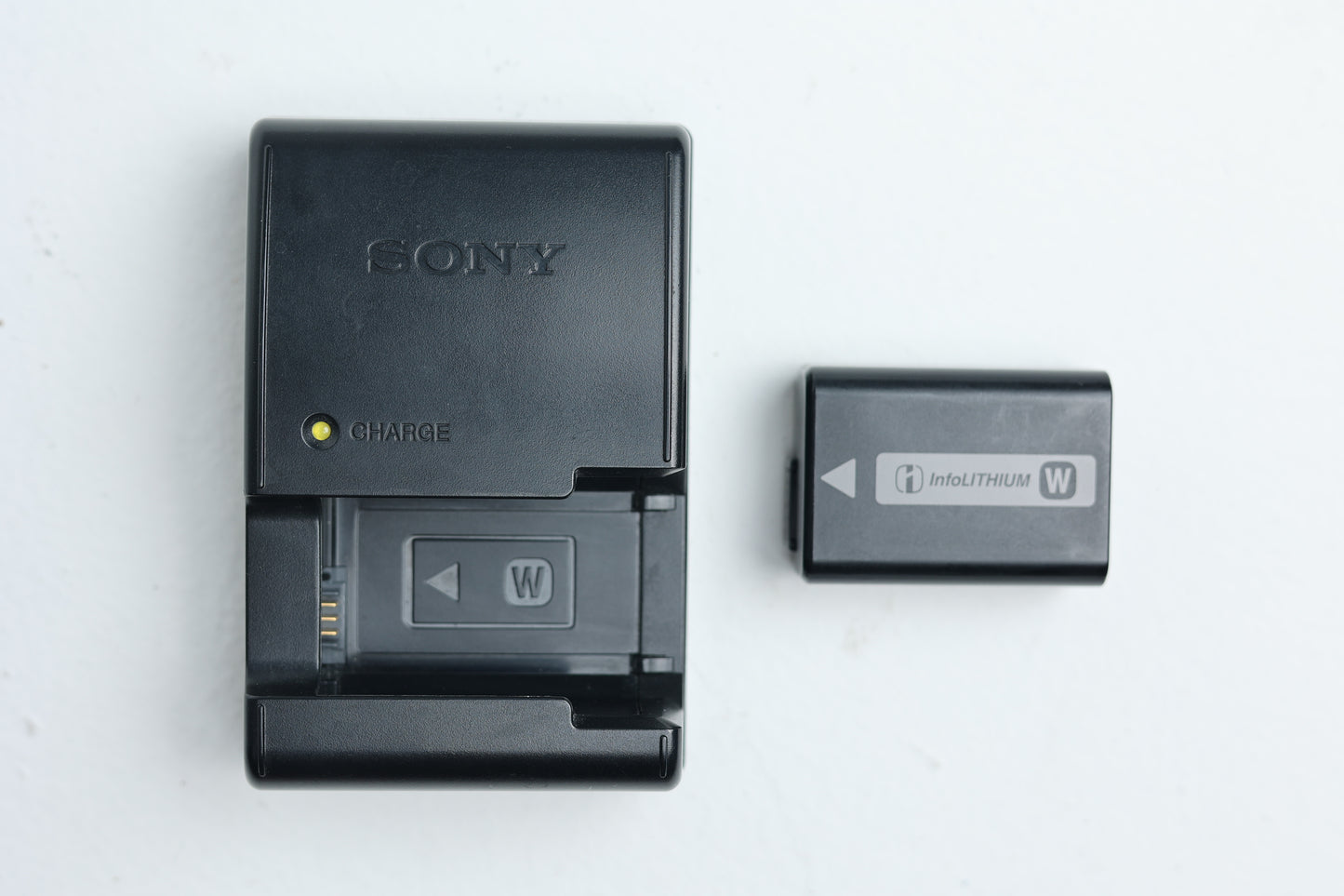 Sony BCVW1 Charge + Battery, Used