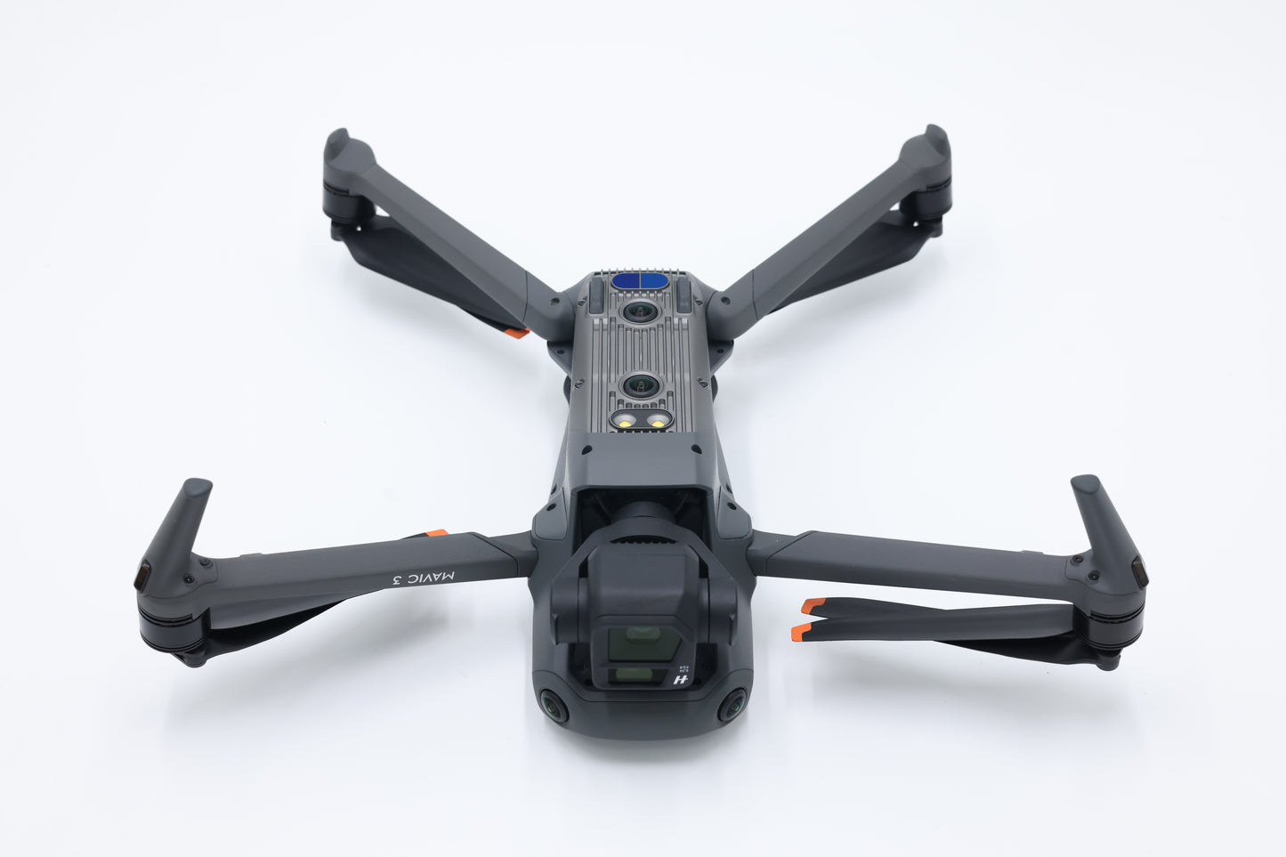 DJI MAVIC3FMC/E0448 Mavic 3 Fly More Combo w/RC Remote, Used