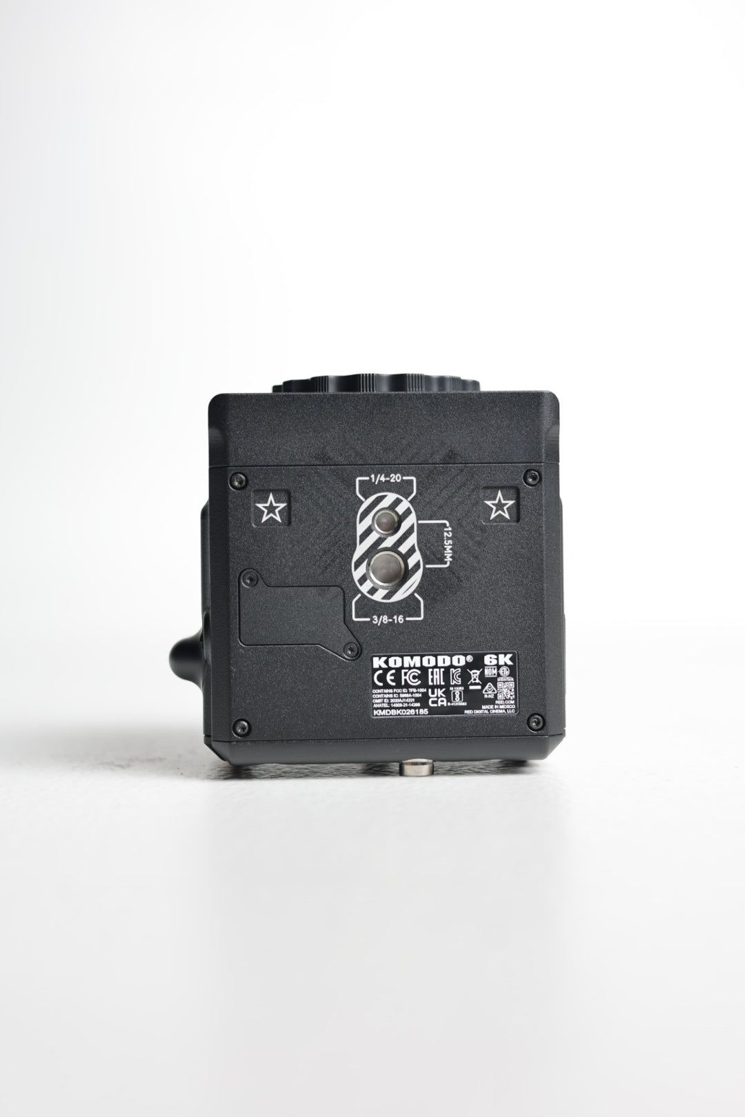 Red KOMODO6KSP/26185 Komodo 6K Starter Pack + Canon Drop-In Mount Adapter + Smallrig Camera Cage, Used