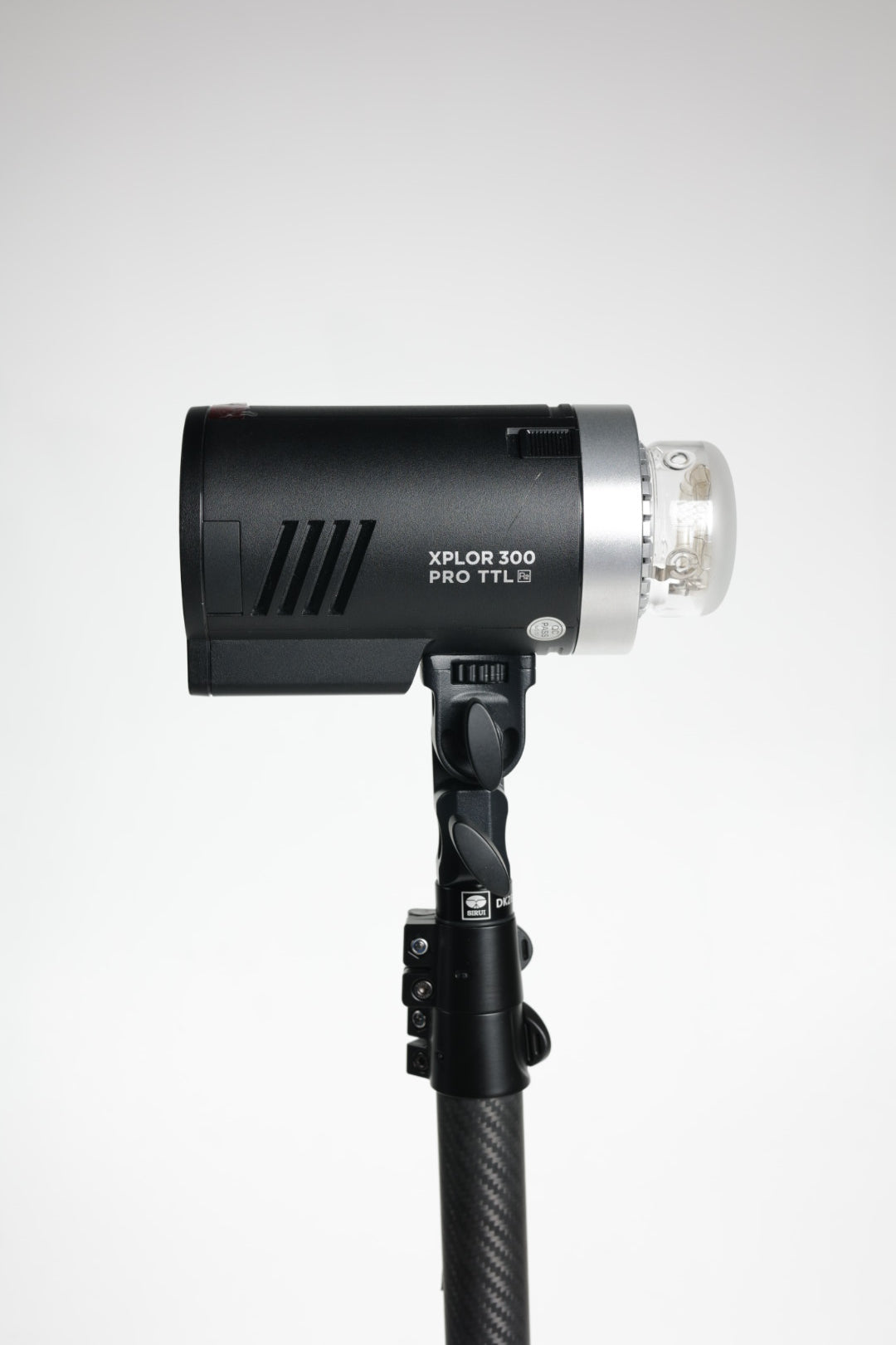Flashpoint XPLOR300PRO/65691 TTL R2 Battery Powered Monolight, Used