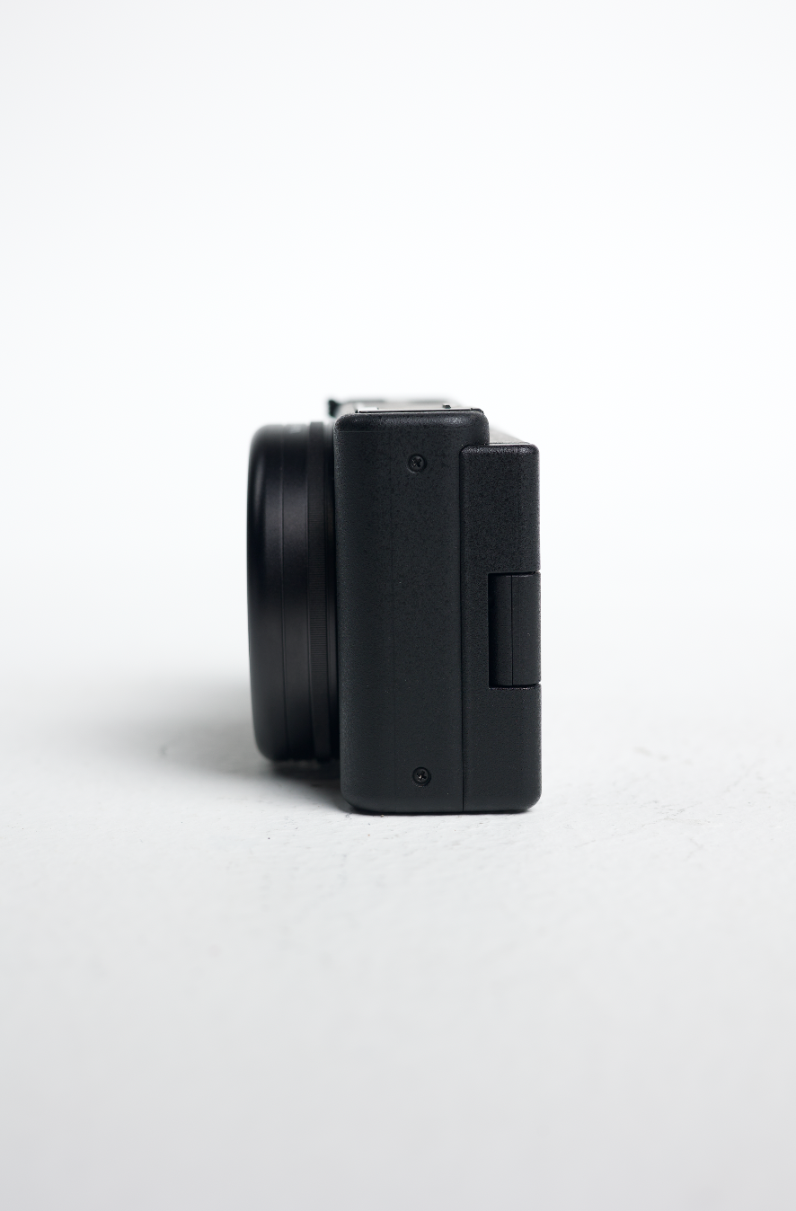Sony ZV1/B/6507433 DCZV1 Camera + GPVPT2BT Wireless Shooting Grip, Black, Used