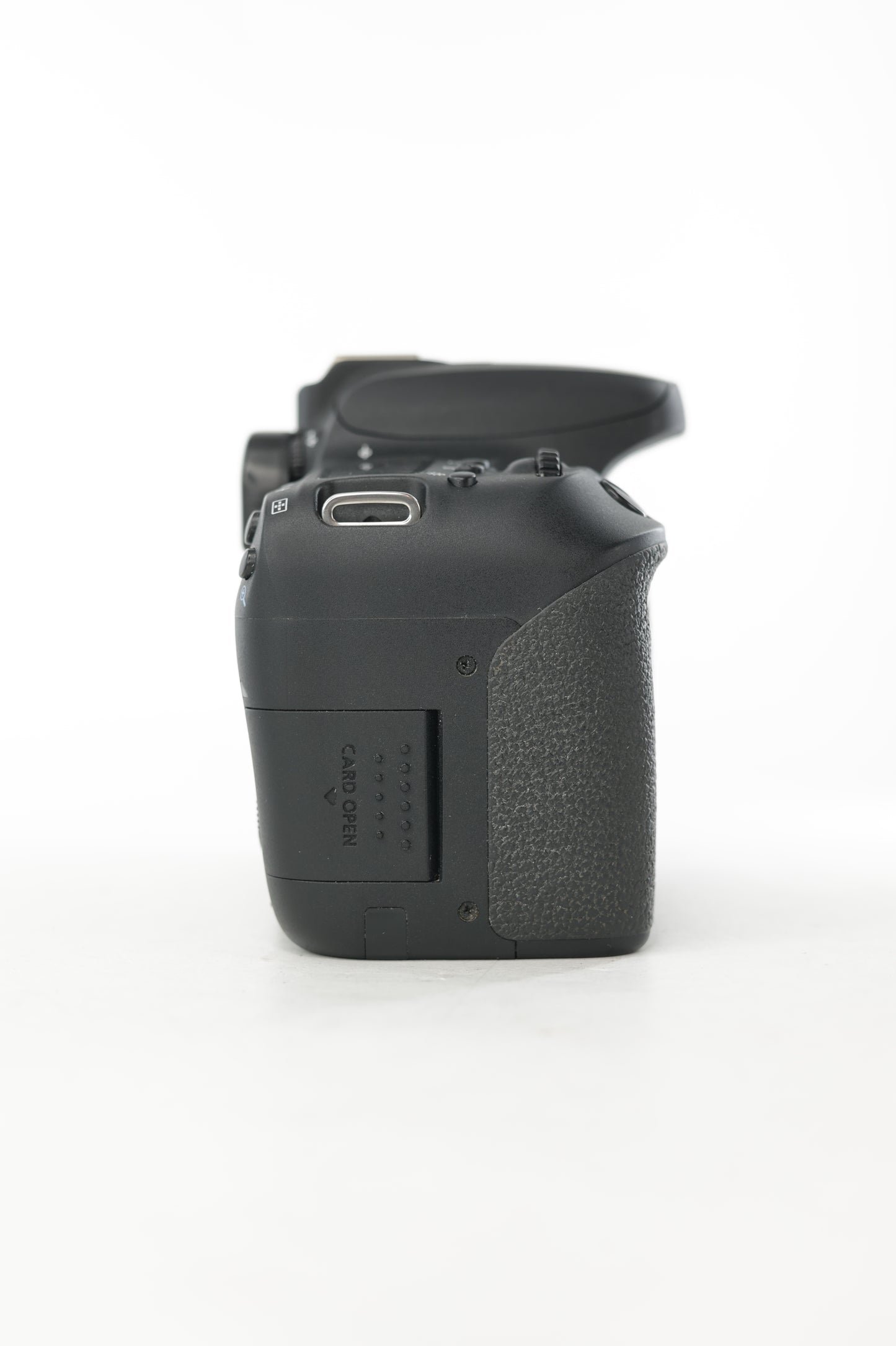 Canon EOS77D/04446 EOS 77D Body Only, Used