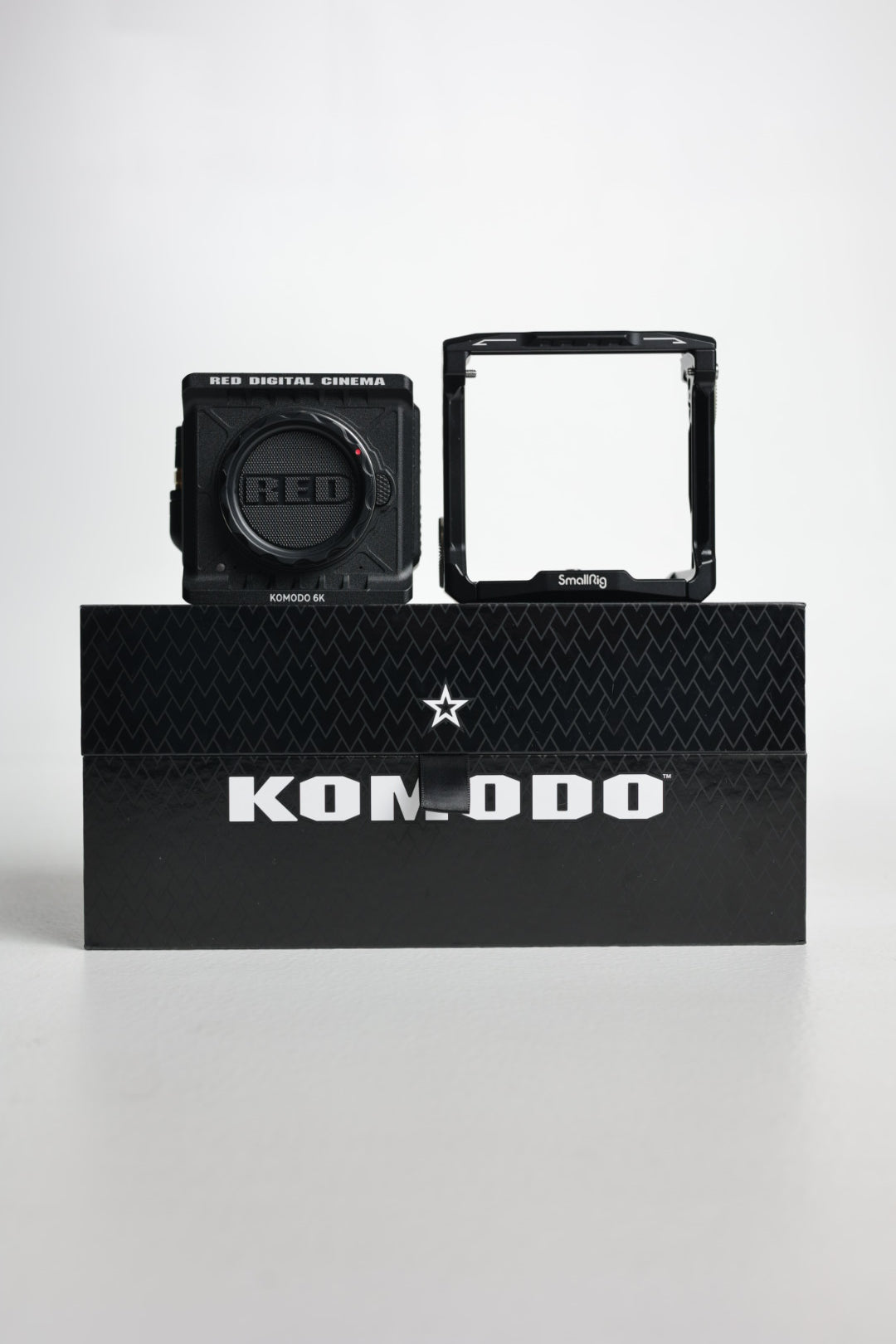Red KOMODO6KSP/26185 Komodo 6K Starter Pack + Canon Drop-In Mount Adapter + Smallrig Camera Cage, Used