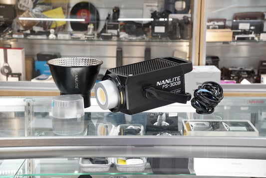 NANLITE FS300B-30064 FS-300B LED Bi-Color Spot Light, Used