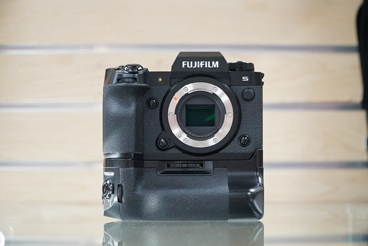FUJIFILM X-H2S Mirrorless Camera w/ FUJIFILM VG-XH Vertical Battery Grip #00898, Used