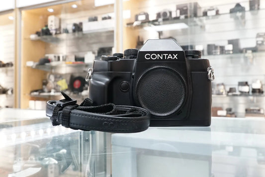 CONTAX RXII-02842 RXII 35mm Film Camera 2 Lens Kit, Used CONTAX