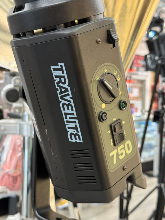 Calumet Travelite 750 Monolight Set of 2 #G0869/J0510, Used