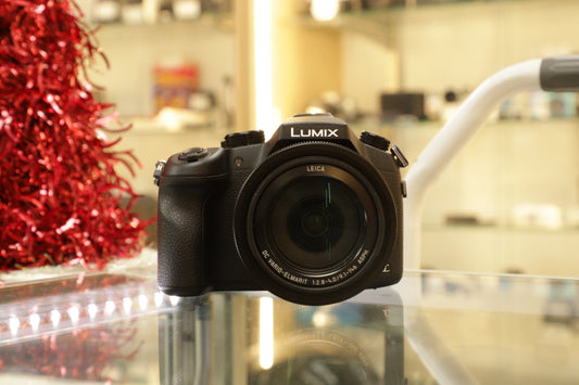 Panasonic DMCFZ1000-01459 Lumix DMC-FZ1000 w/25-400 Lens, Used - AVC photo video store