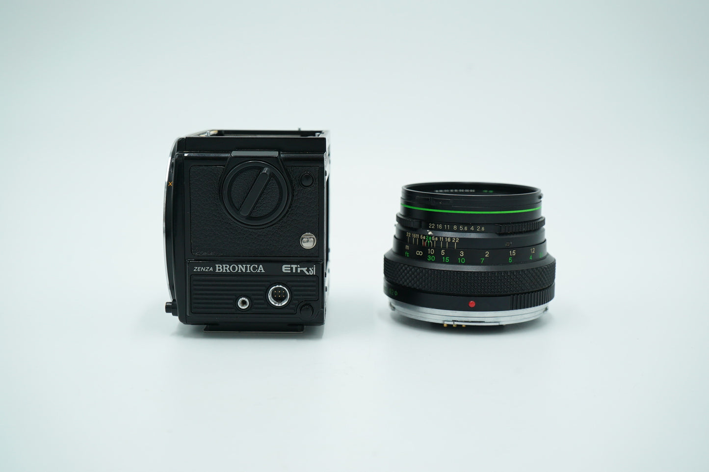 Bronica ETRSi/14483 Camera w/75mm f/2.8 Lens, Used