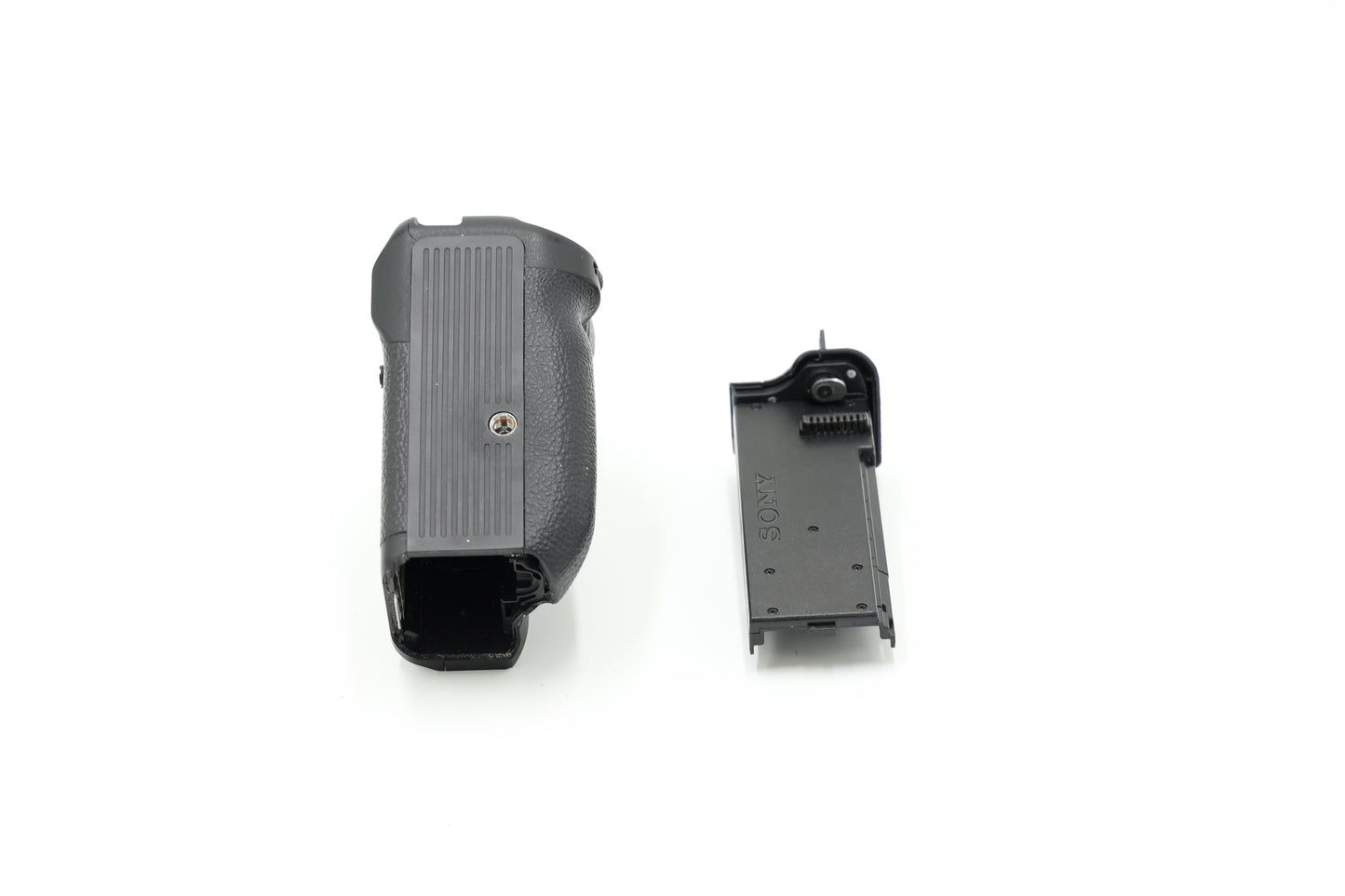 Sony VGC3EM/3345268 Vertical Grip F/ILCE9+A7R Mark III, Used (For Parts)