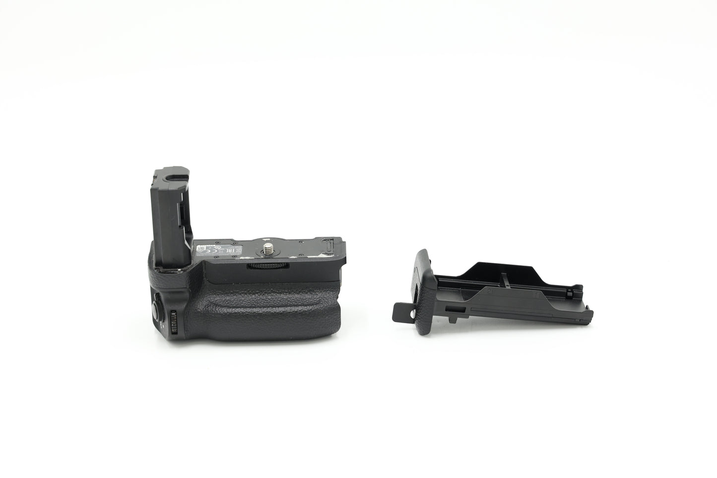 Sony VGC3EM/3345268 Vertical Grip F/ILCE9+A7R Mark III, Used (For Parts)