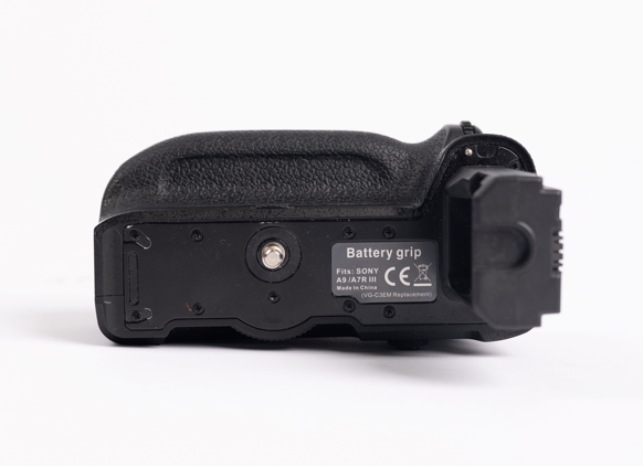 Generic Battery Grip Replacement F/Sony VGC3EM, Used