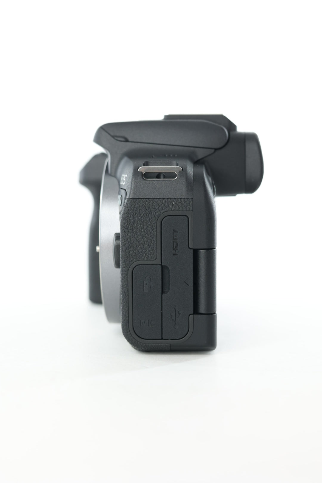 Canon EOSR10CCK/05107 EOS R10 Content Creator Kit (RF-S 18-45mm + DME100 Mic + HG100TBR Tripod), Used