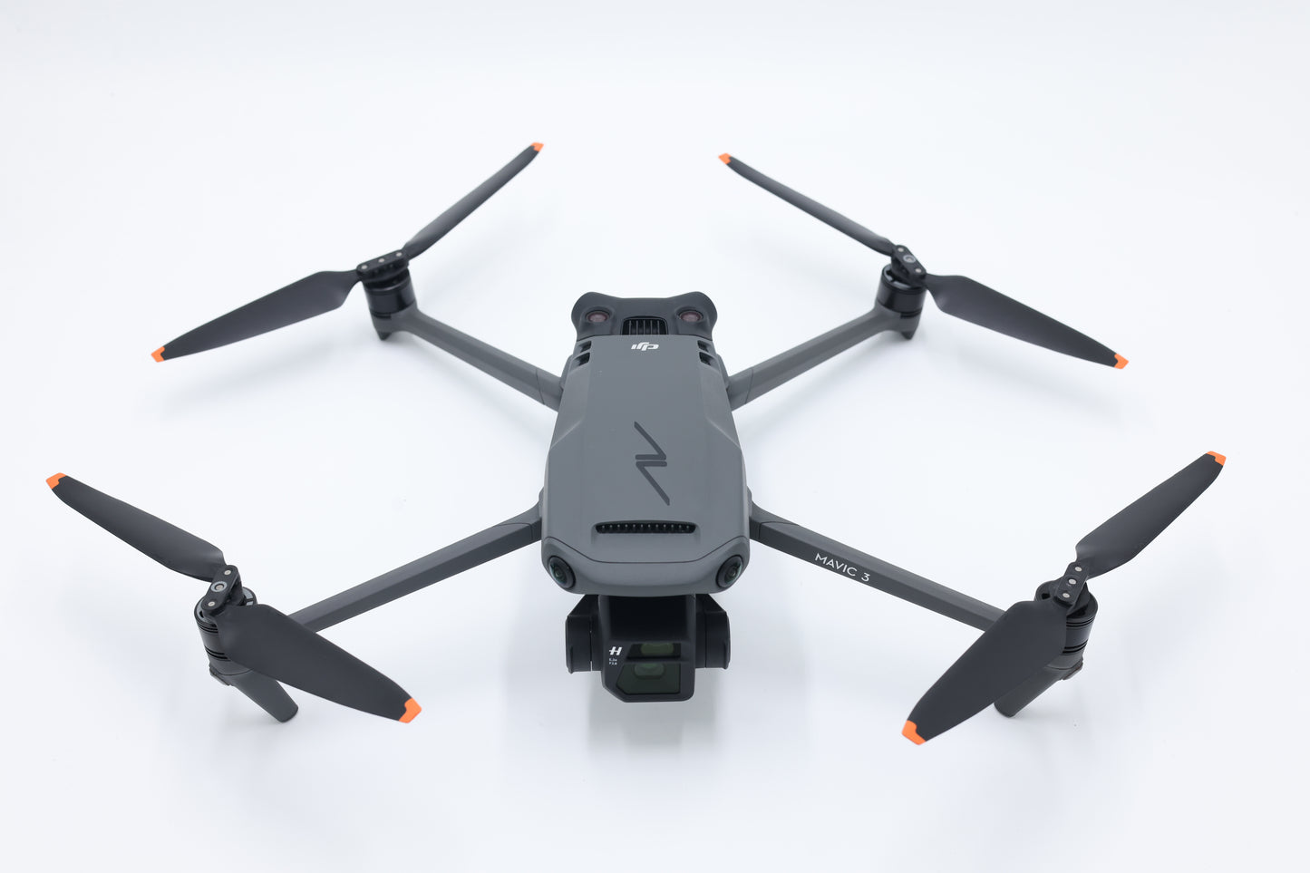 DJI MAVIC3FMC/E0448 Mavic 3 Fly More Combo w/RC Remote, Used