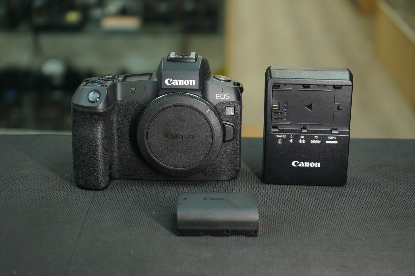 Canon EOSRBODY/01570 EOS R, Body Only, Used