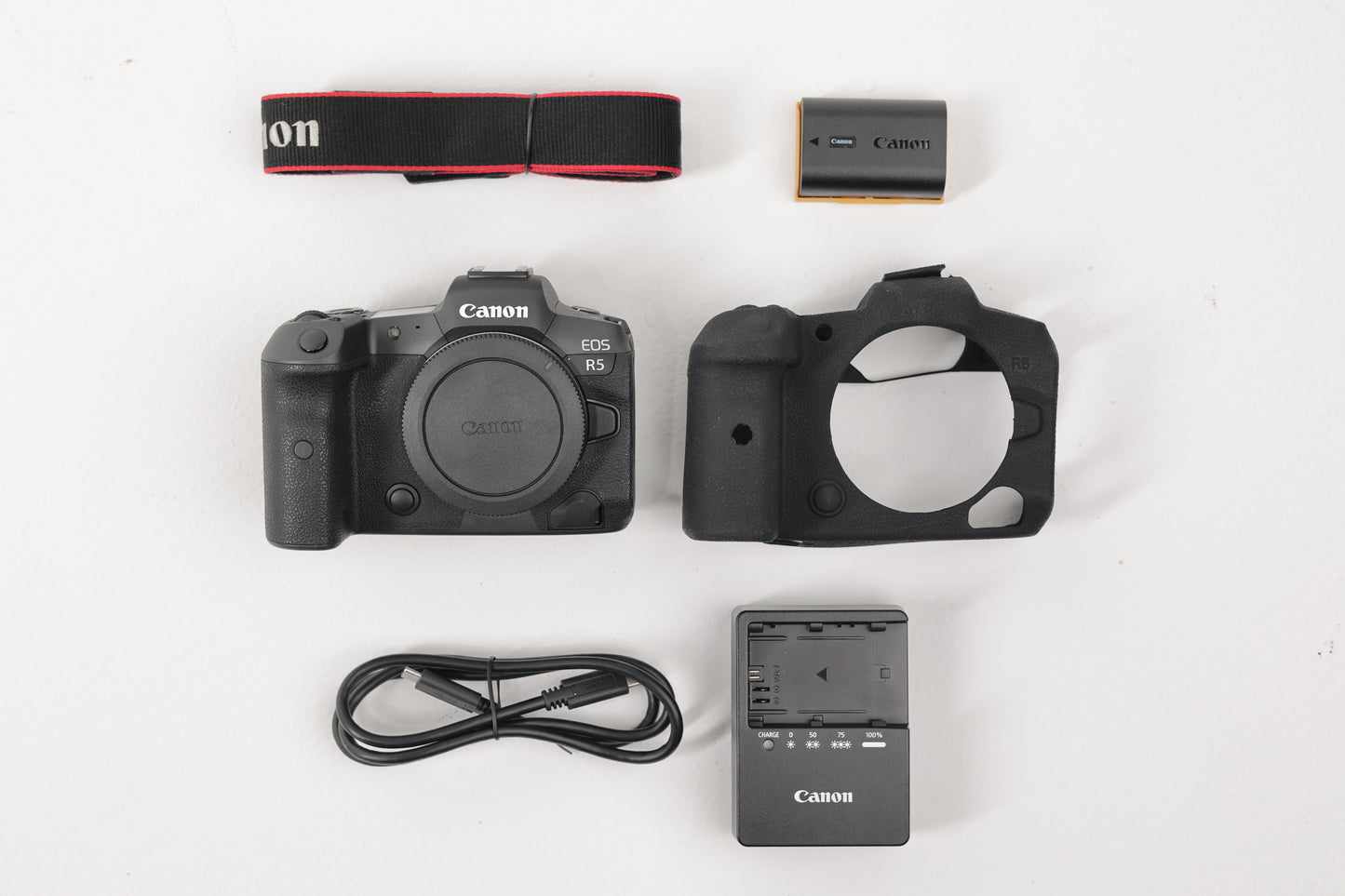 Canon EOSR5/00038 R5 Mirrorless Digital Camera, Body Only + Rubber Cover, Used