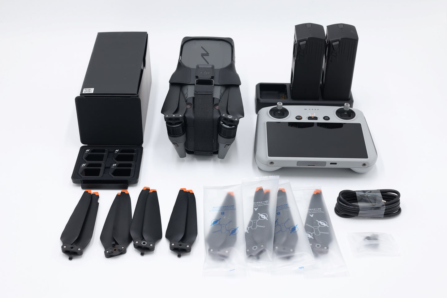 DJI MAVIC3FMC/E0448 Mavic 3 Fly More Combo w/RC Remote, Used