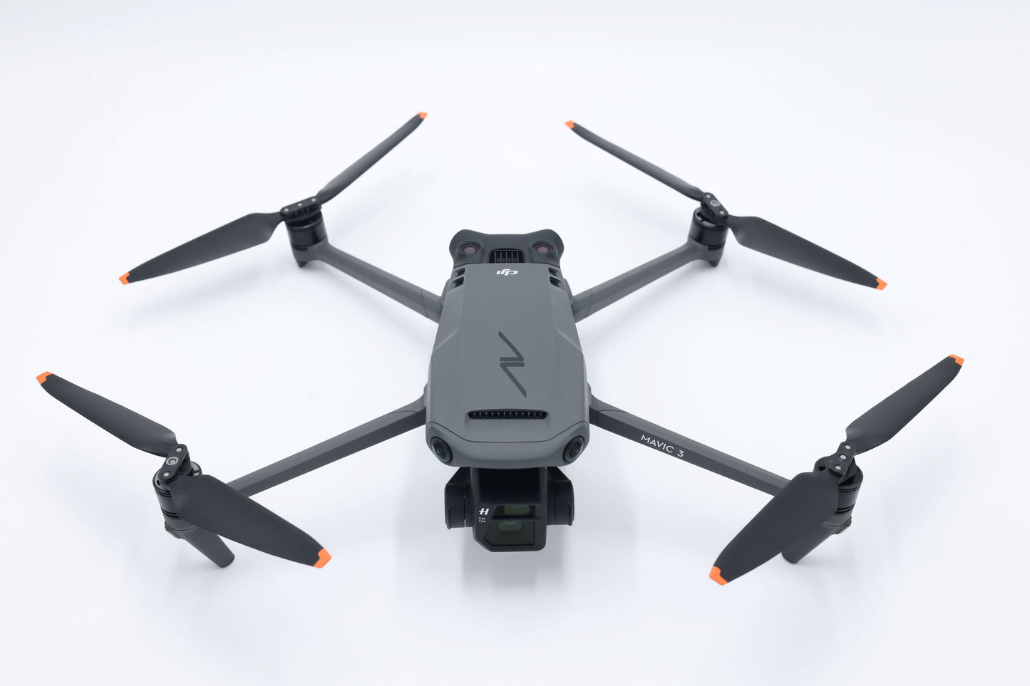 DJI MAVIC3FMC/E0448 Mavic 3 Fly More Combo w/RC Remote, Used
