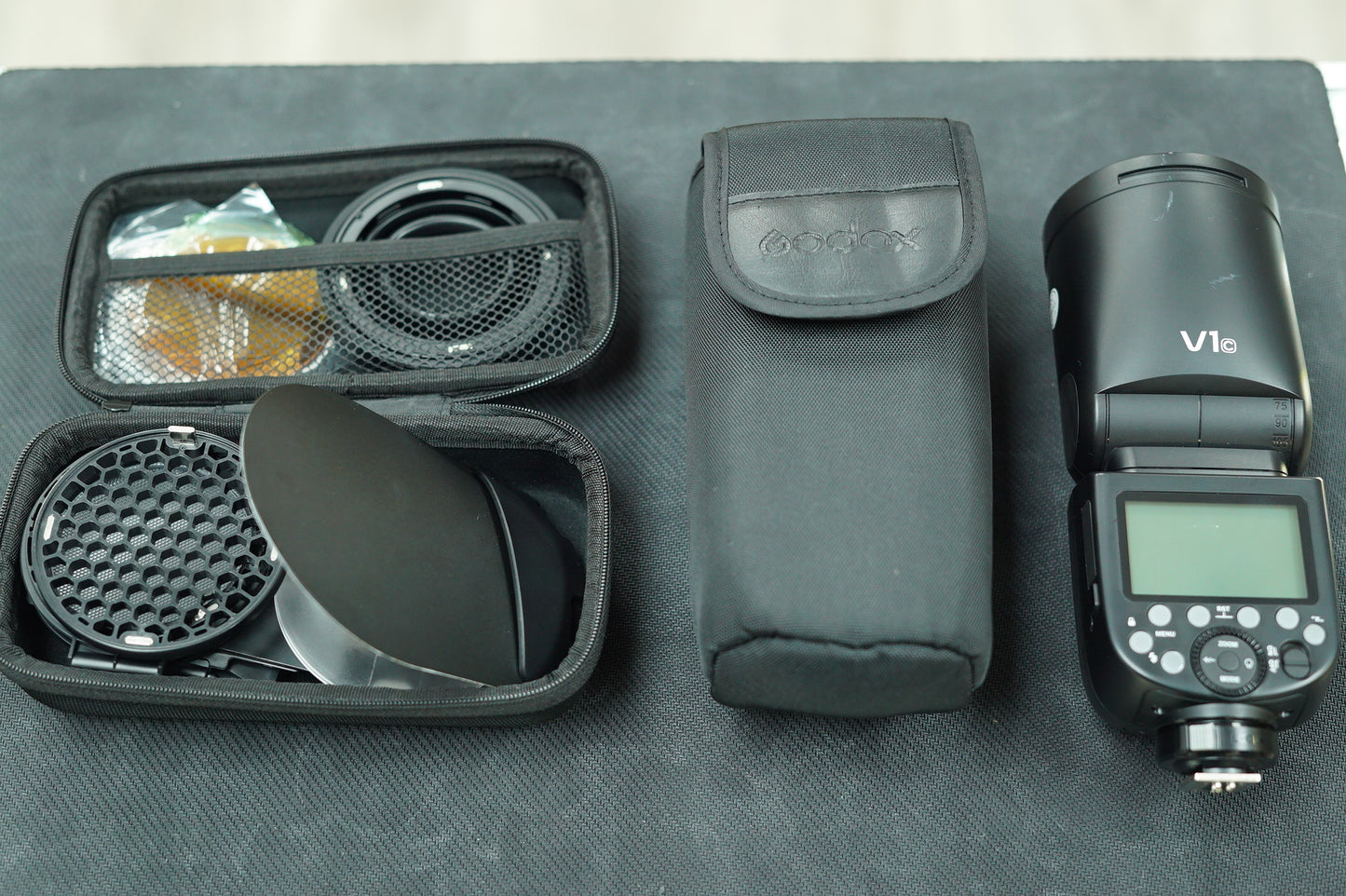 Godox V1C/96791 TTL Round Flash F/Canon + AKR1 Kit, Used