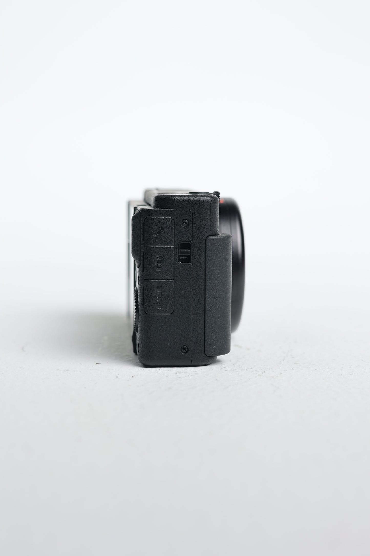 Sony ZV1/B/6507433 DCZV1 Camera + GPVPT2BT Wireless Shooting Grip, Black, Used