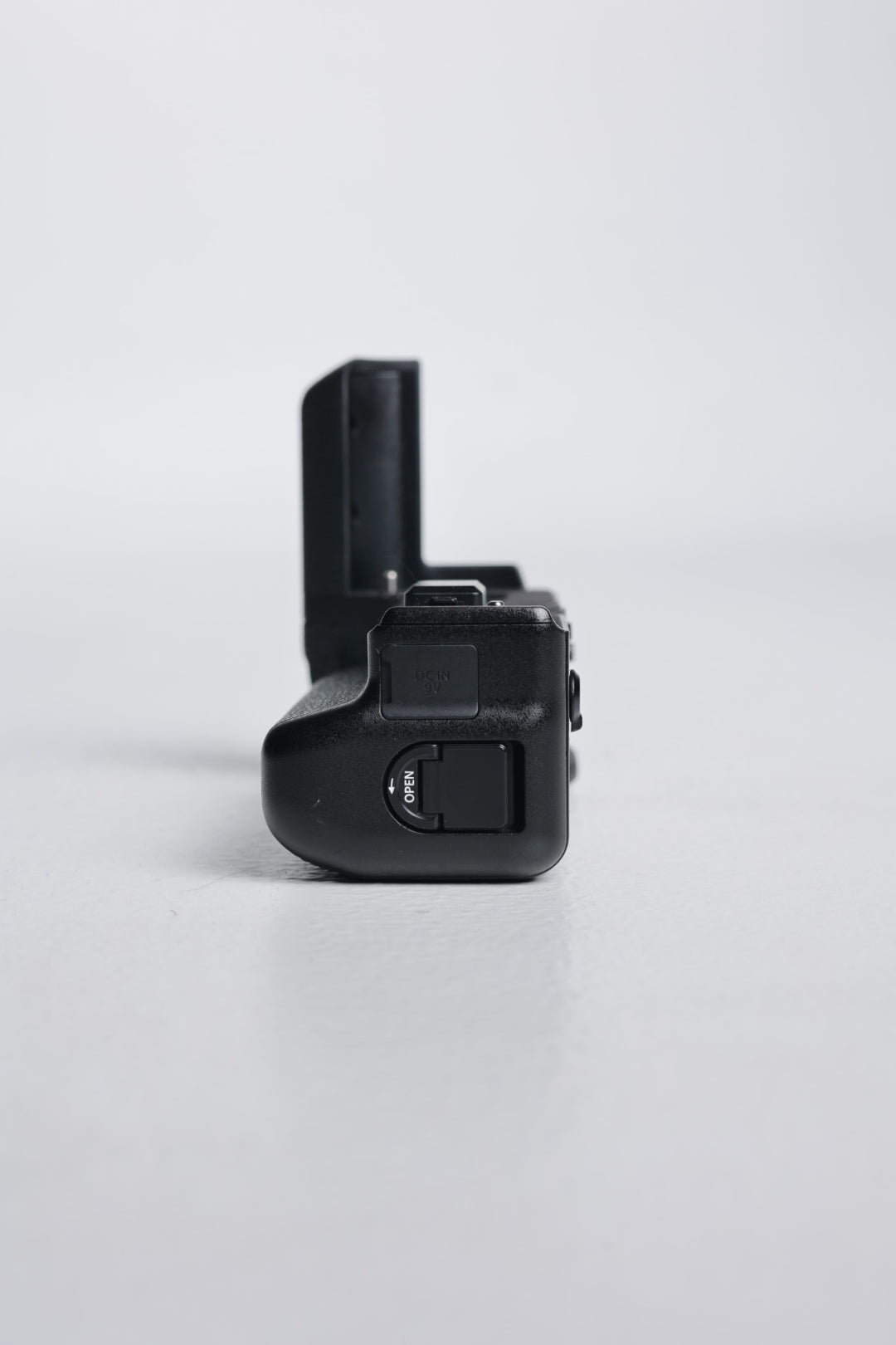 Fujifilm VGXT3/21316 Vertical Battery Grip F/XT3, Used