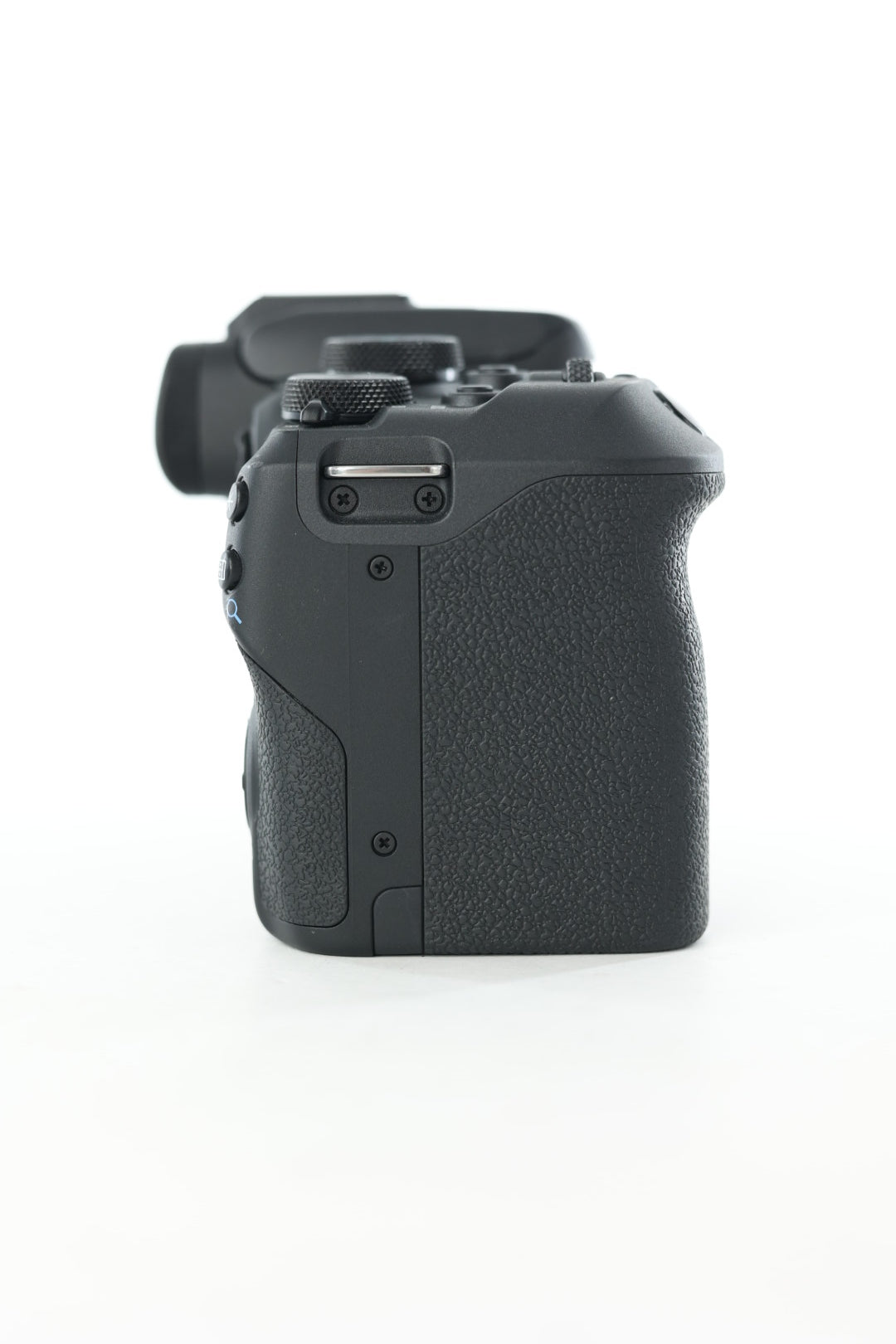 Canon EOSR10CCK/05107 EOS R10 Content Creator Kit (RF-S 18-45mm + DME100 Mic + HG100TBR Tripod), Used