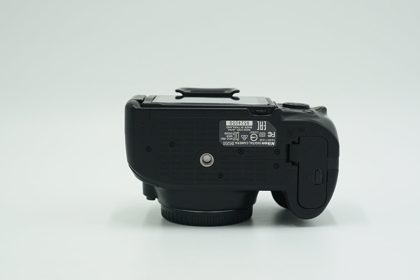 Nikon D5200/1855/24050 D5200 + AF-S 18-55mm f/3.5-5.6G II VR + Battery Grip + Remote Trigger, Used