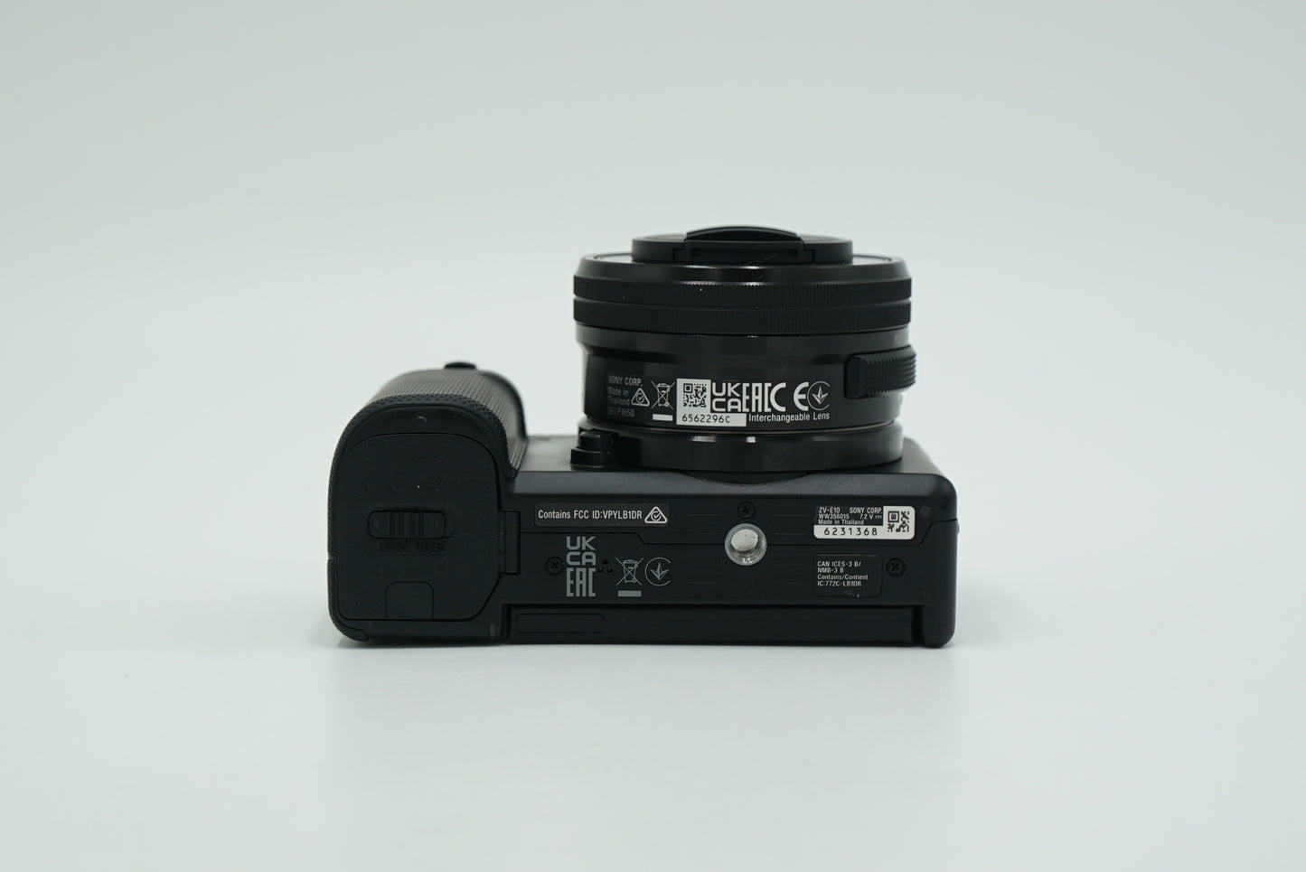 Sony ZVE10L/B/6231368 Mirrorless Camera W/16-50mm Lens + Neewer Cage, Black, Used