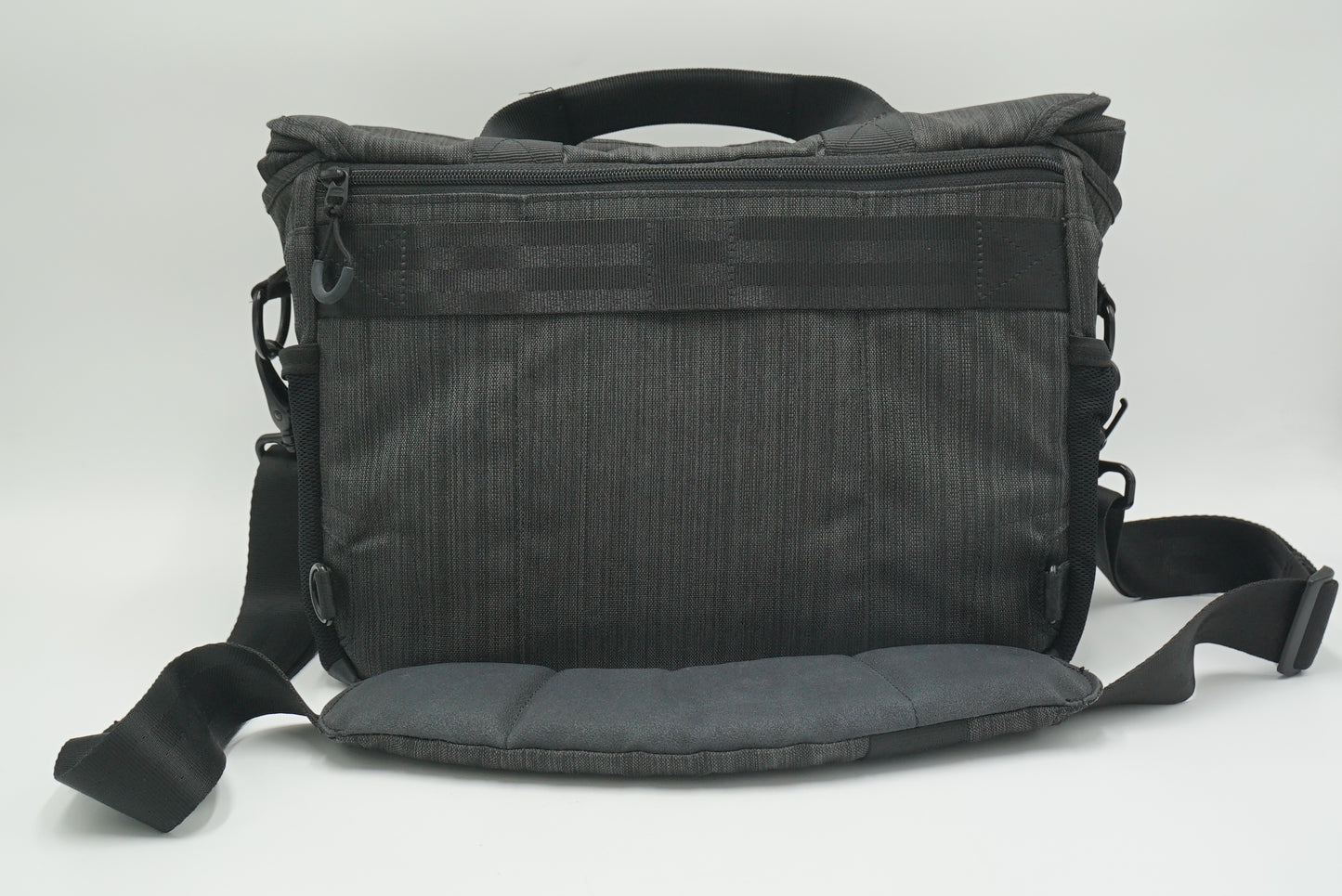 Tenba DNA11 Messenger Bag (Gray), Used