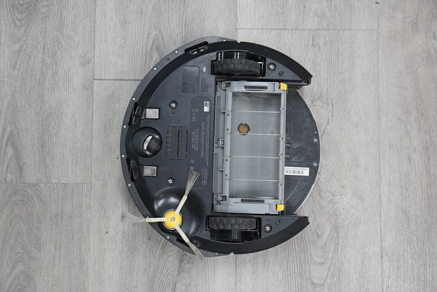 iRobot 690/05004 Roomba 690 Vacumming Robot, Used