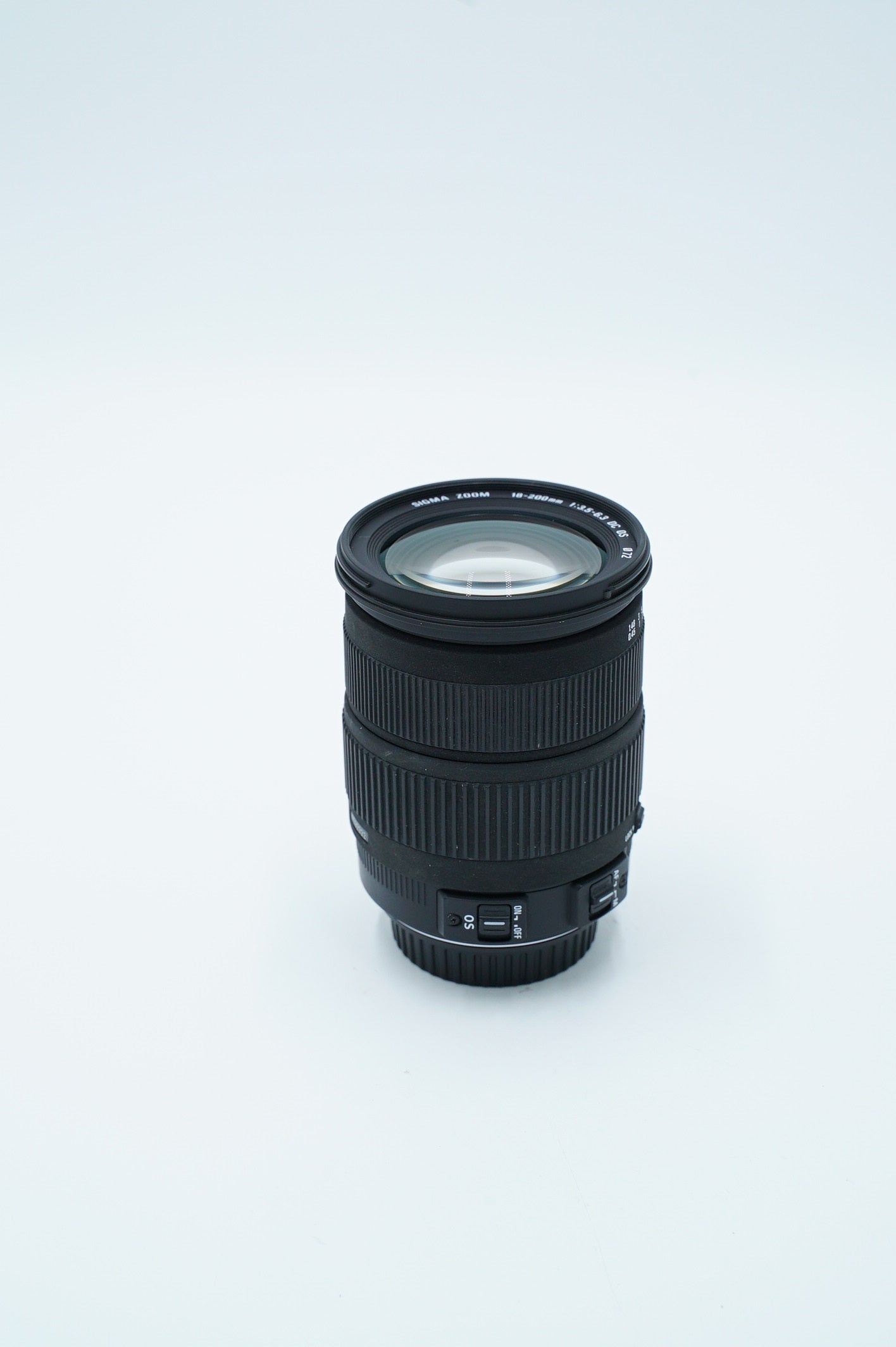 Sigma 18200C/92222 18-200mm f/3.5-6.3 DC Lens F/Canon, Used