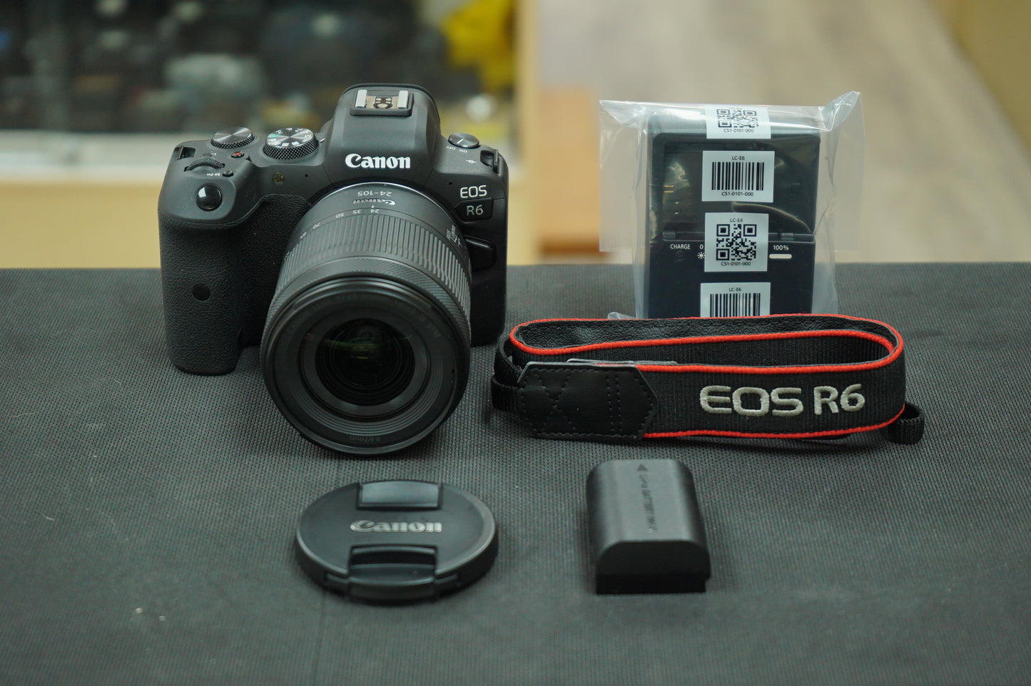 Canon EOSR6/24105STM/01417 EOS R6, RF 24-105mm f/4-7.1 IS STM, Used