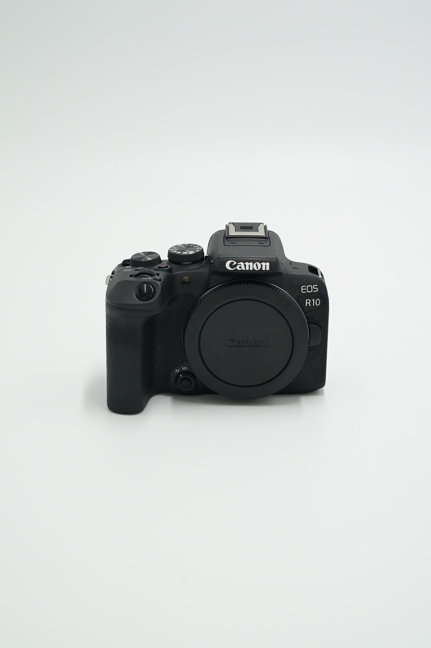 Canon EOSR10/18150/02089 EOS R10, RF-S 18-150mm f/3.5-6.3 IS STM Lens Kit, Used