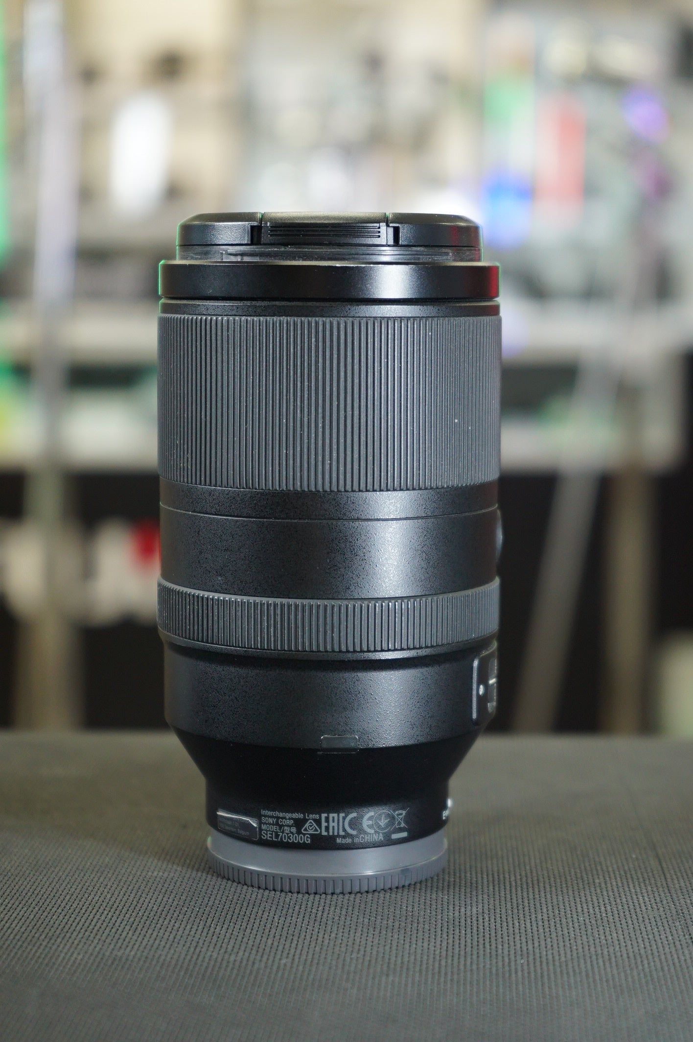 Sony SEL70300G/NA FE 70-300mm f/4.5-5.6 G OSS Lens, Used (For Parts)