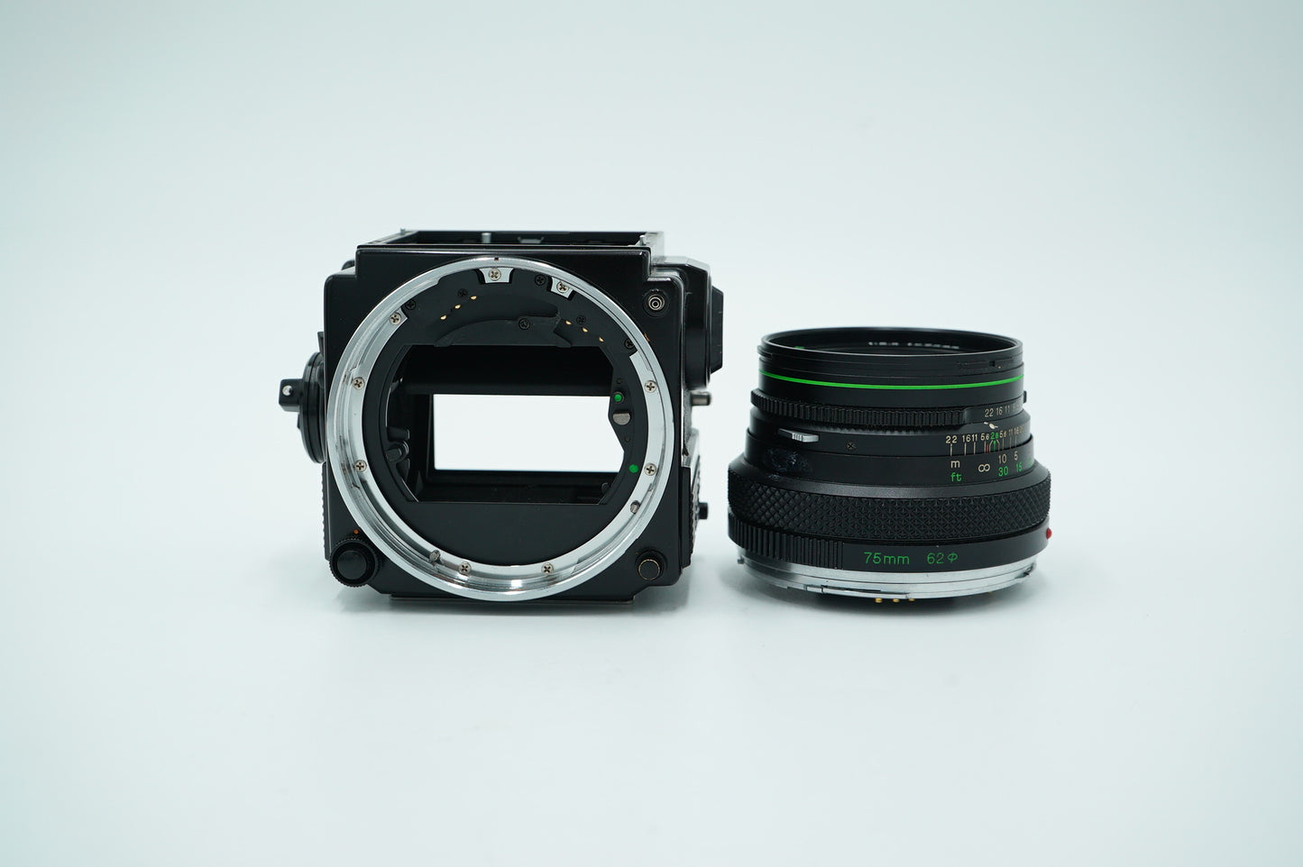 Bronica ETRSi/14483 Camera w/75mm f/2.8 Lens, Used