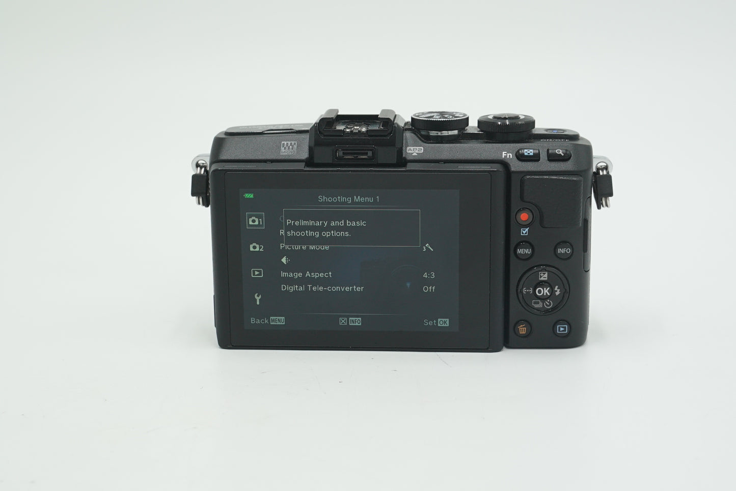 Olympus EPL7/1442/07305 Pen Lite E-PL7 + 14-42mm Lens, Used