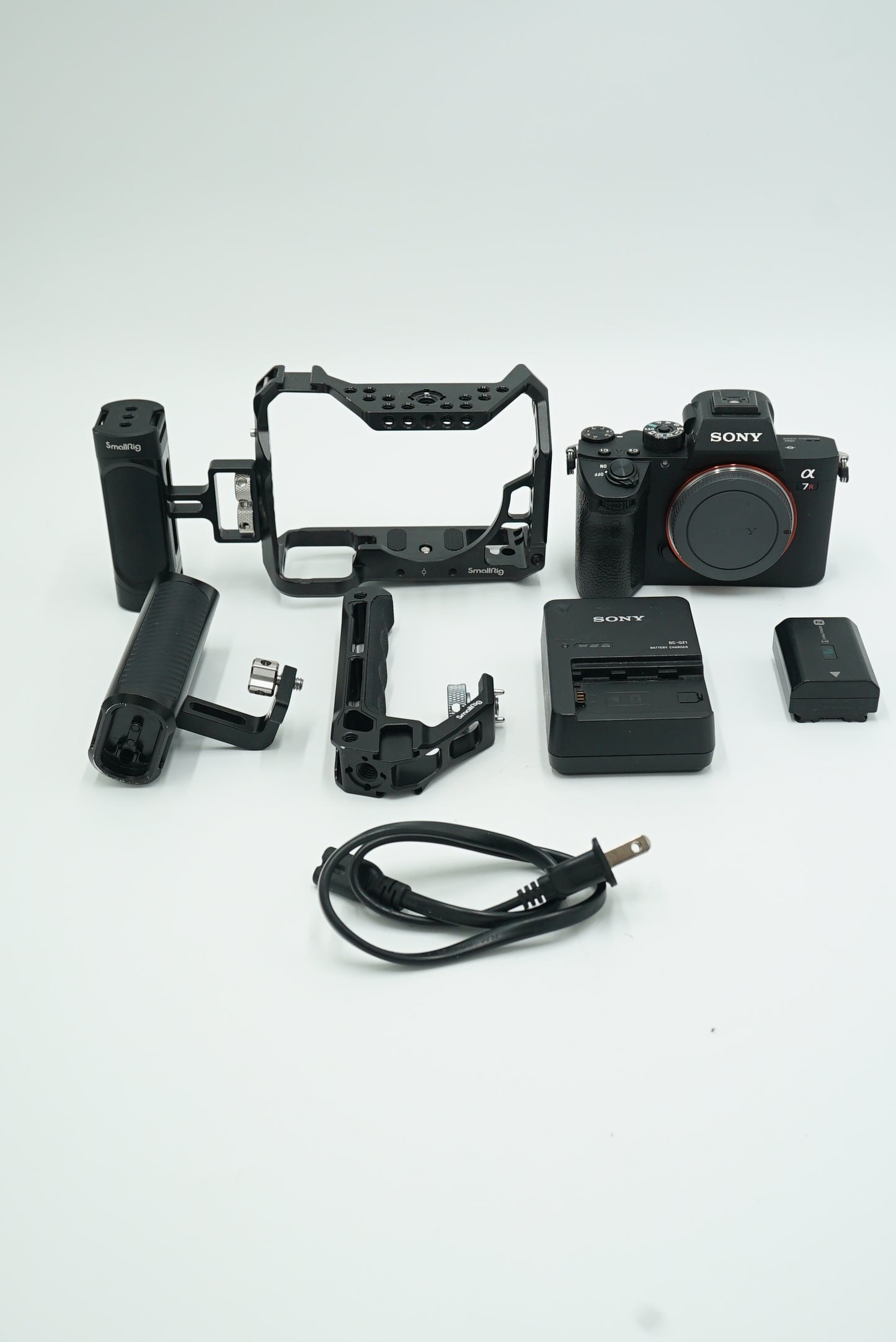 Sony A7RIII/6144293 A7R Mark III Body Only + Smallrig Cage, Used