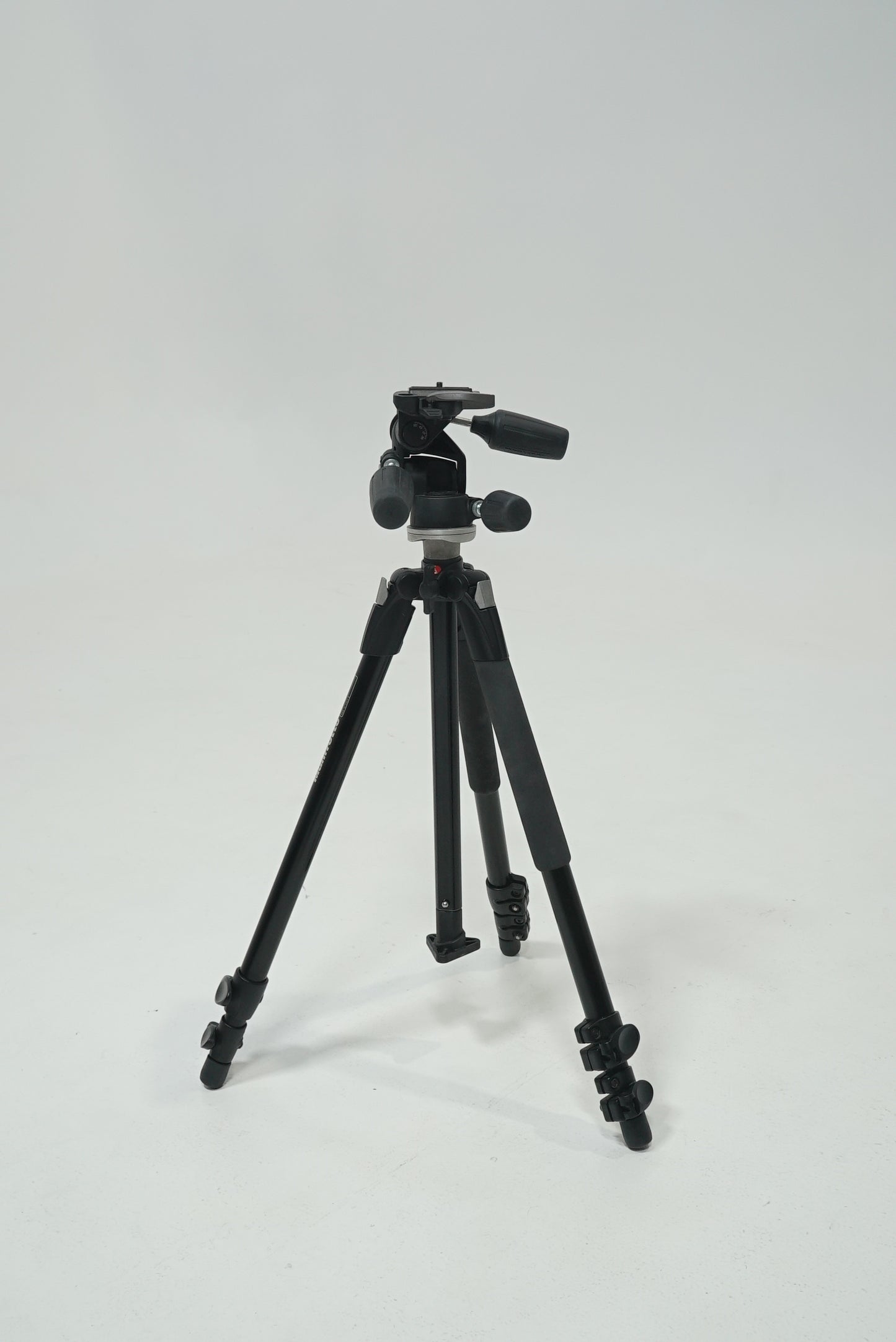Manfrotto 190XB Aluminum Tripod w/804RC2 3-Way Head, Used