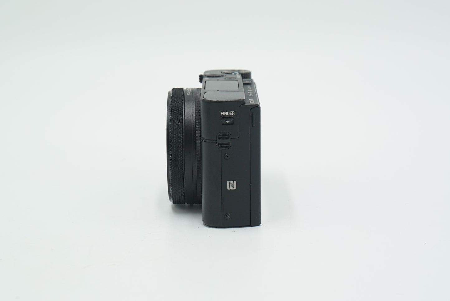 Sony DSCRX100M7/6513079, 24-200mm Zeiss Vario-Sonnar f/2.8-4.5 + VCT-SGR1, Used