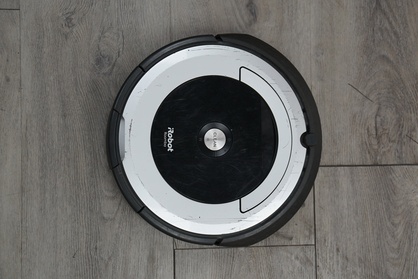 iRobot 699/01969 Roomba 699 Vacumming Robot, Used