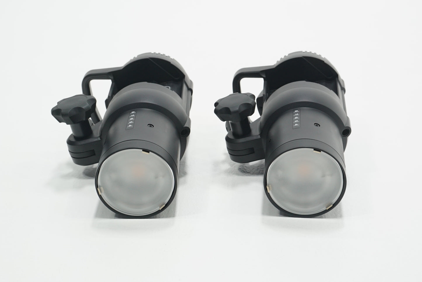 Profoto 901027/38296/38181 B1X 500 AIRTTL 2-Light Location Kit + Air Remote + OCF Magnum, Used