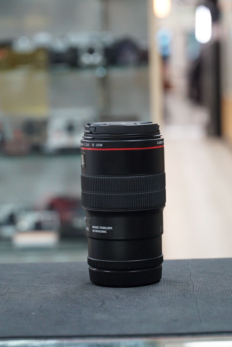 Canon EF10028LMIS/00330 EF 100mm f/2.8L Macro IS USM, Used