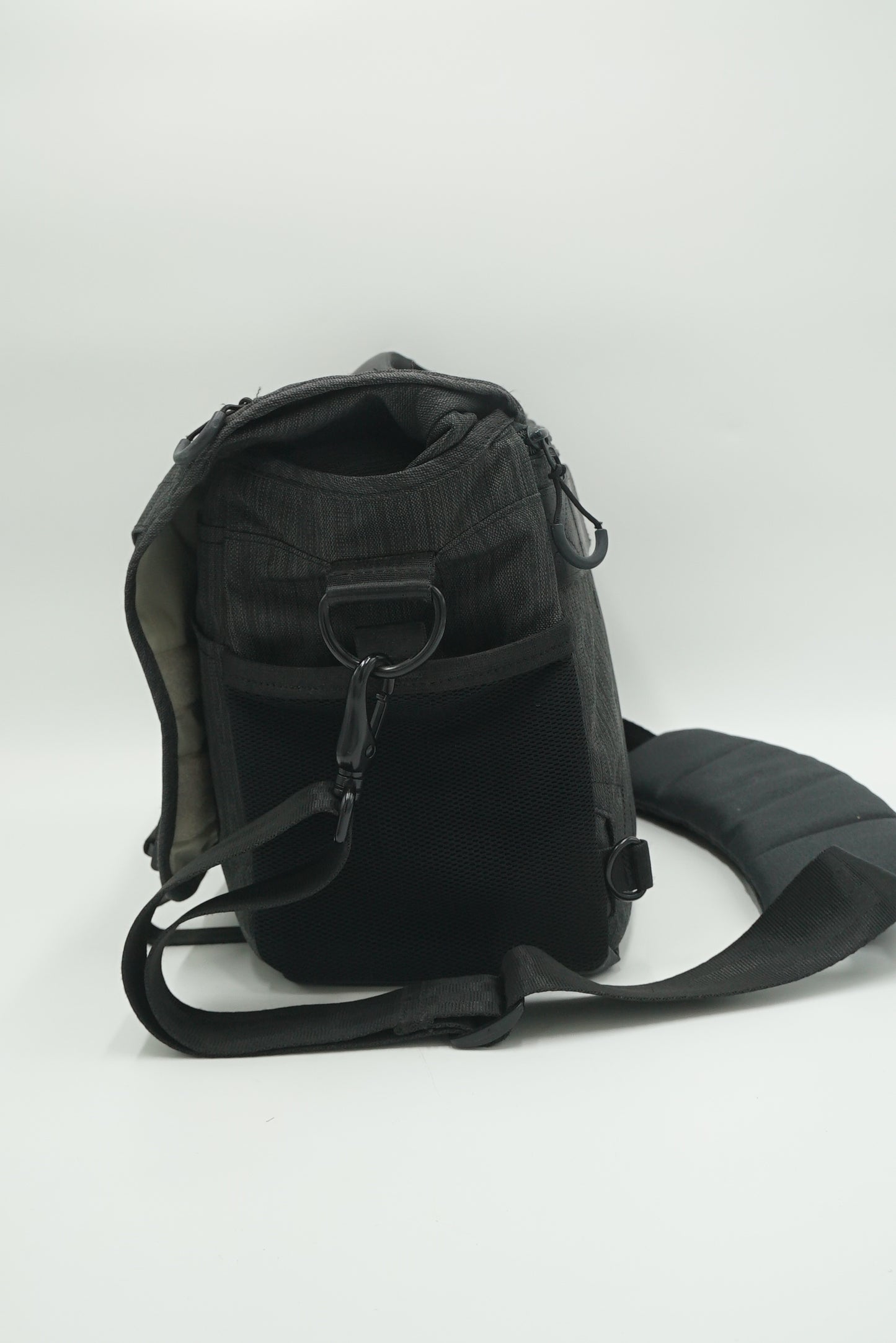 Tenba DNA11 Messenger Bag (Gray), Used