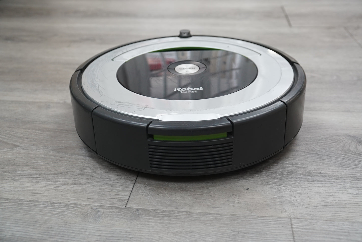 iRobot 690/05004 Roomba 690 Vacumming Robot, Used