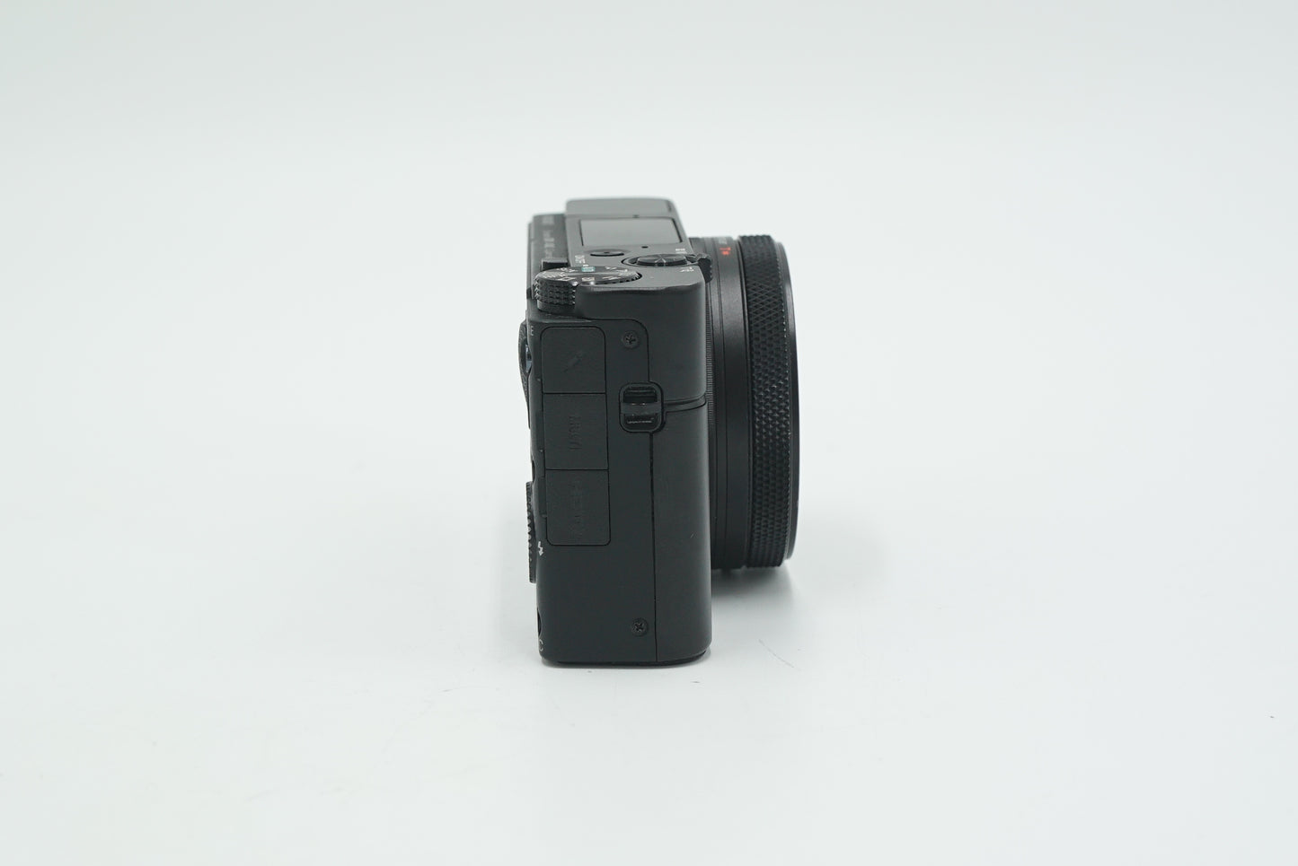 Sony DSCRX100M7/6513079, 24-200mm Zeiss Vario-Sonnar f/2.8-4.5 + VCT-SGR1, Used