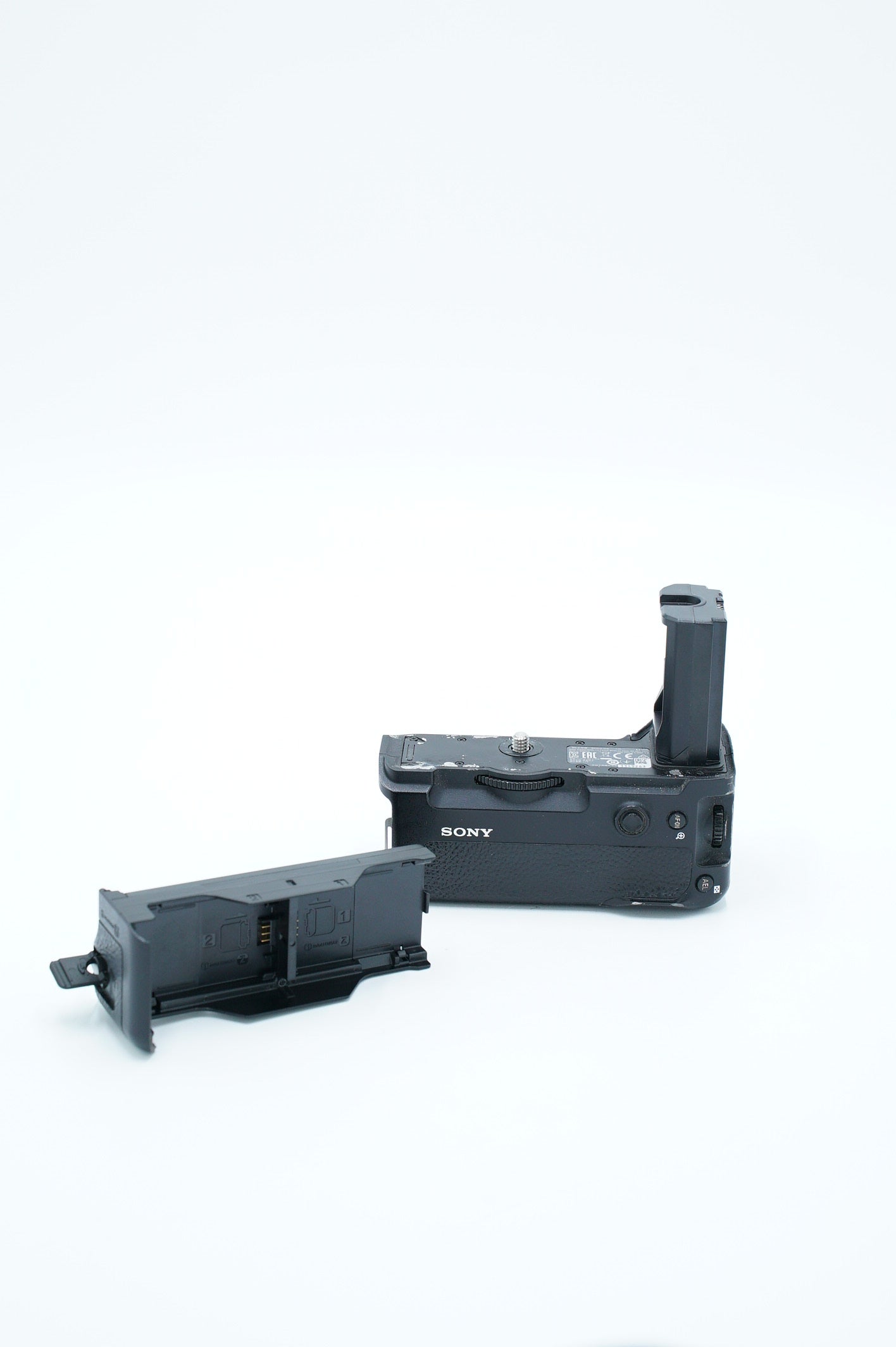 Sony VGC3EM/3349263 Vertical Grip F/ILCE9+A7R Mark III, Used